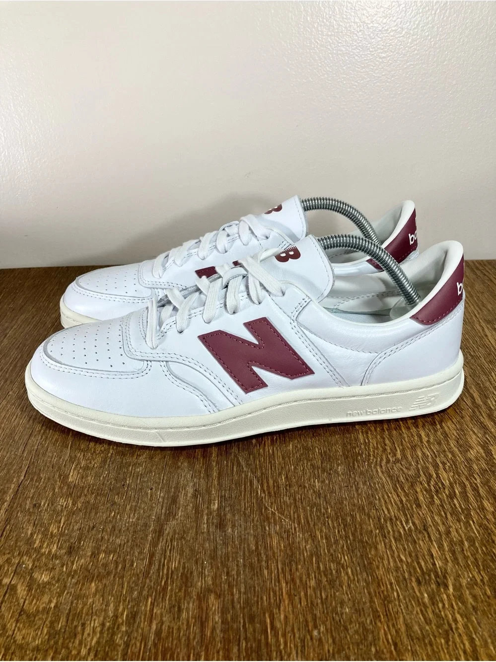 New Balance T500 Sneaker Men’s Size 9 White Washed Burgundy